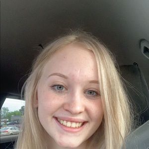 Meet your Posher, Catie